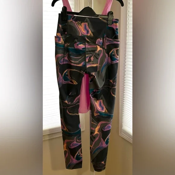 🇯🇲 Colorful Abstract Leggings - Picture 1 of 6